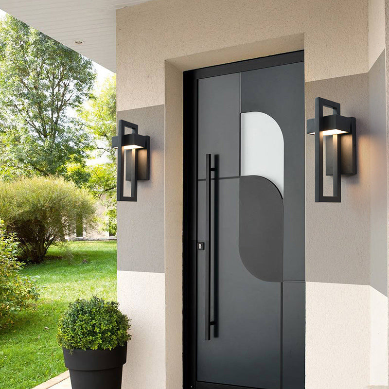 Outdoor wall lamp