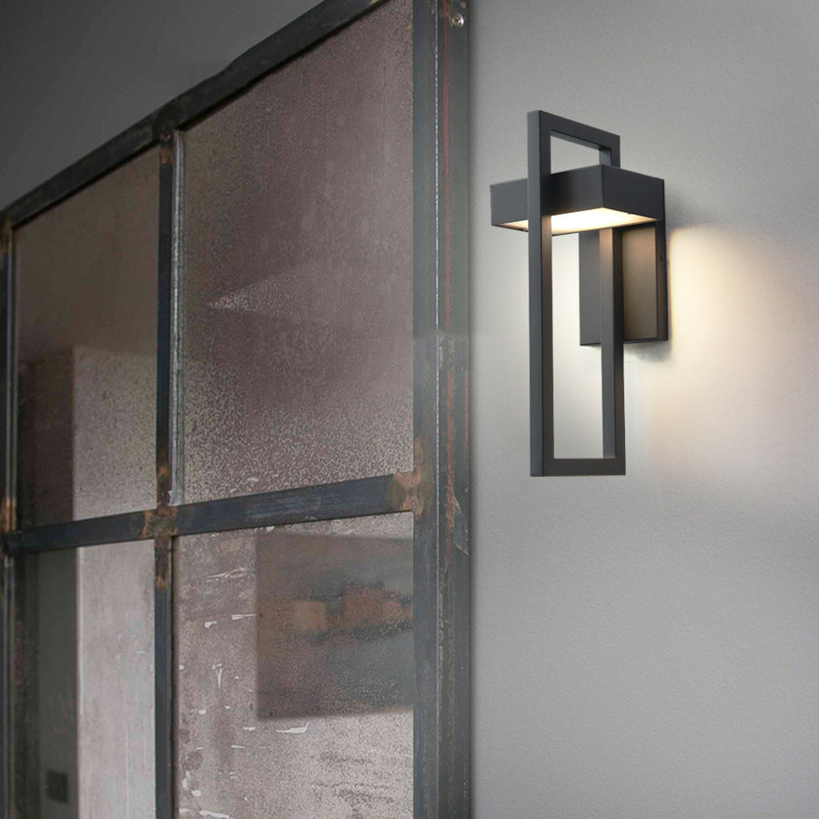 Outdoor wall lamp