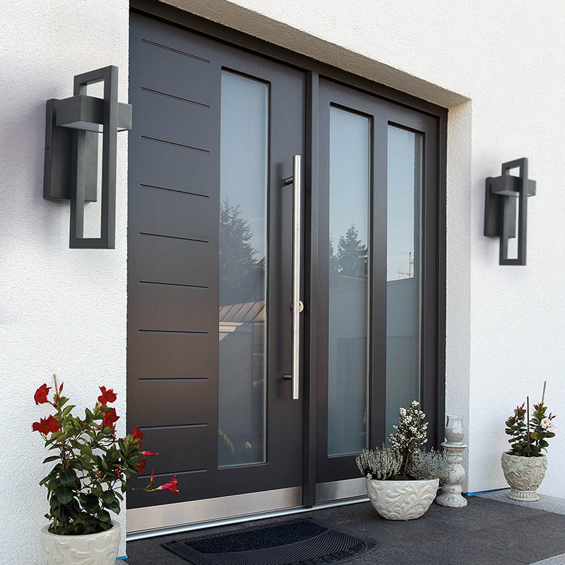 Outdoor wall lamp