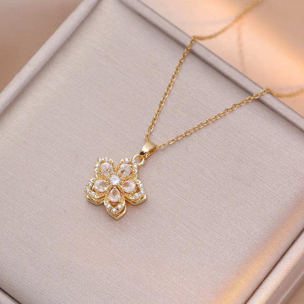 Romantic Zircon Floral Pendant Choker
