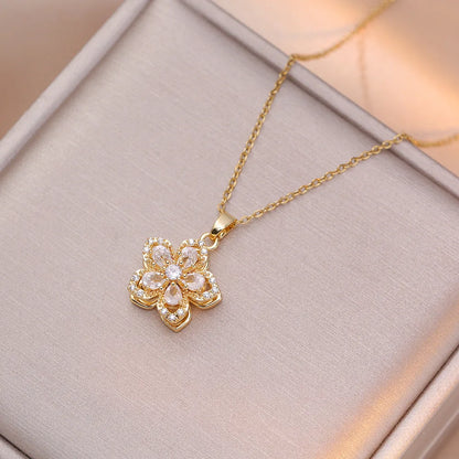 Romantic Zircon Floral Pendant Choker