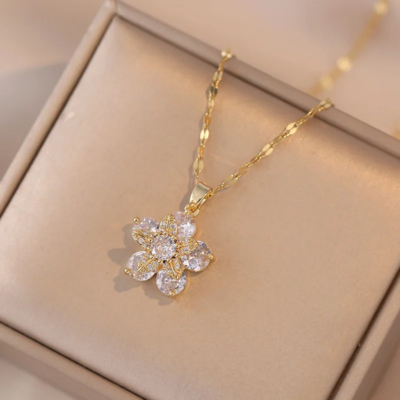 Romantic Zircon Floral Pendant Choker