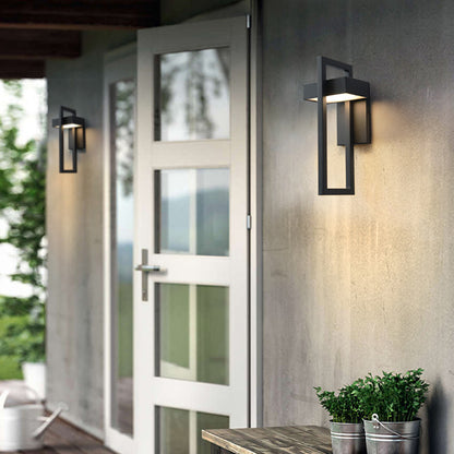 Outdoor wall lamp